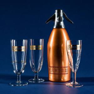 Collezione opere esposte, oggetti Campari - Bicchieri vino, Milano